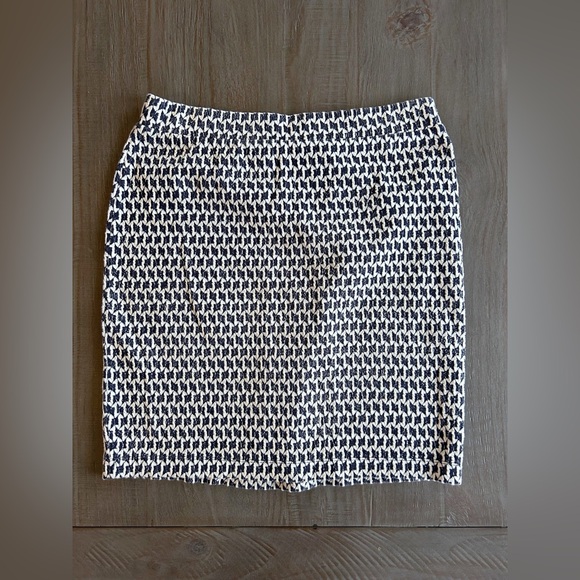 Loft skirts - Picture 13 of 13